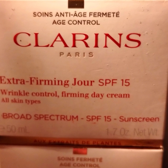 Clarins Extra Firming Jour SPF 15 - Picture 1 of 3